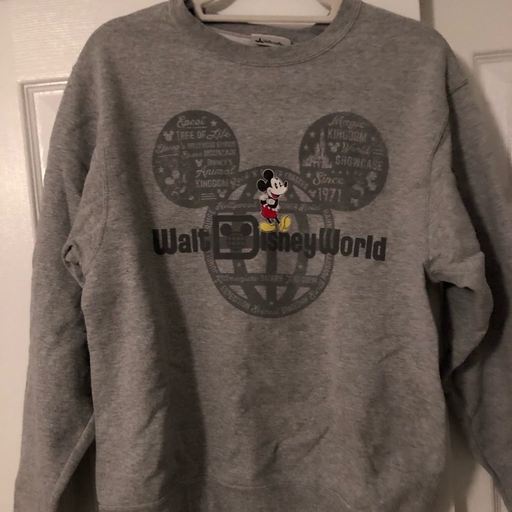 GREY DISNEY CREWNECK